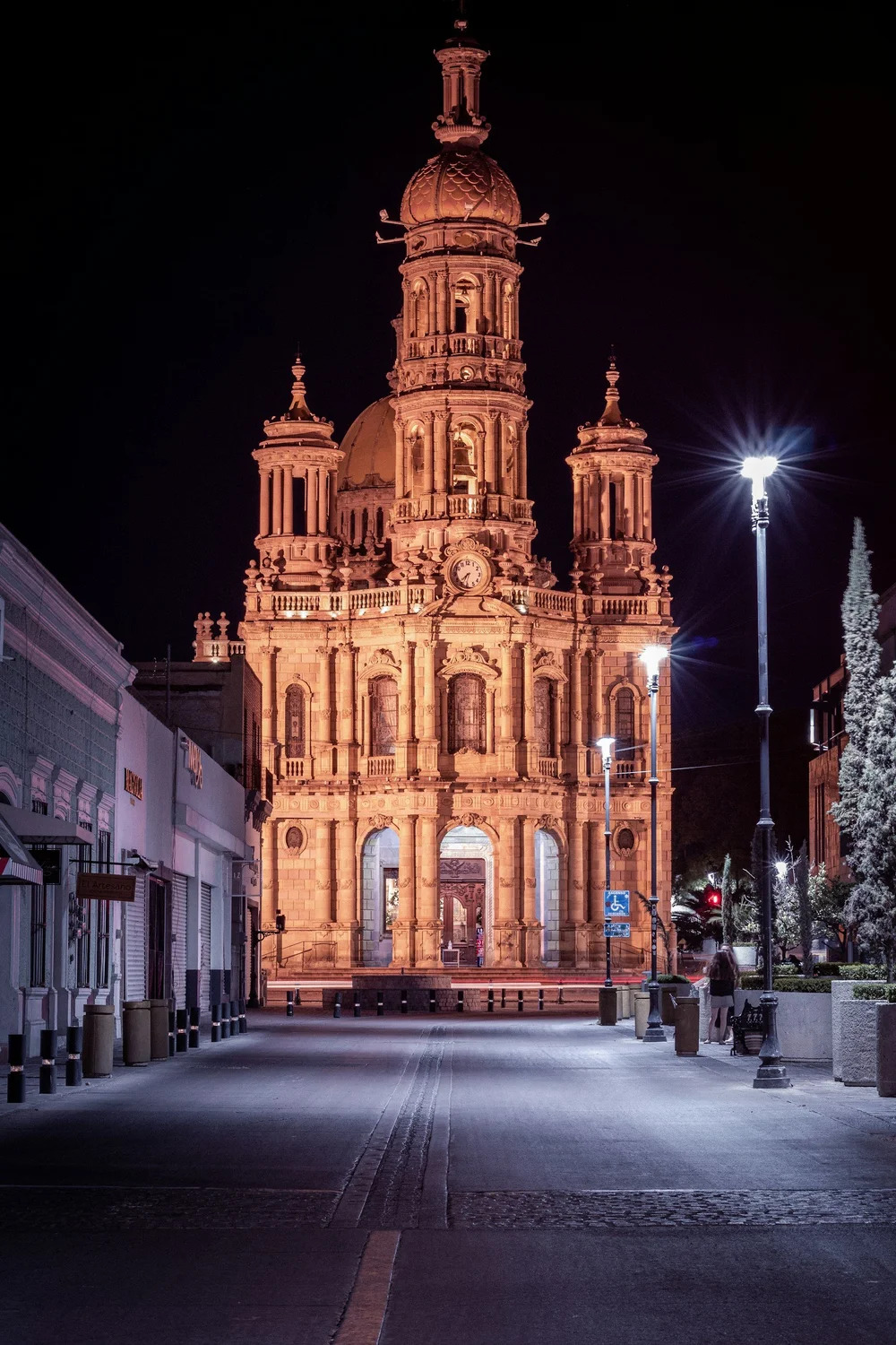 Cathedral in Aguascalientes at night